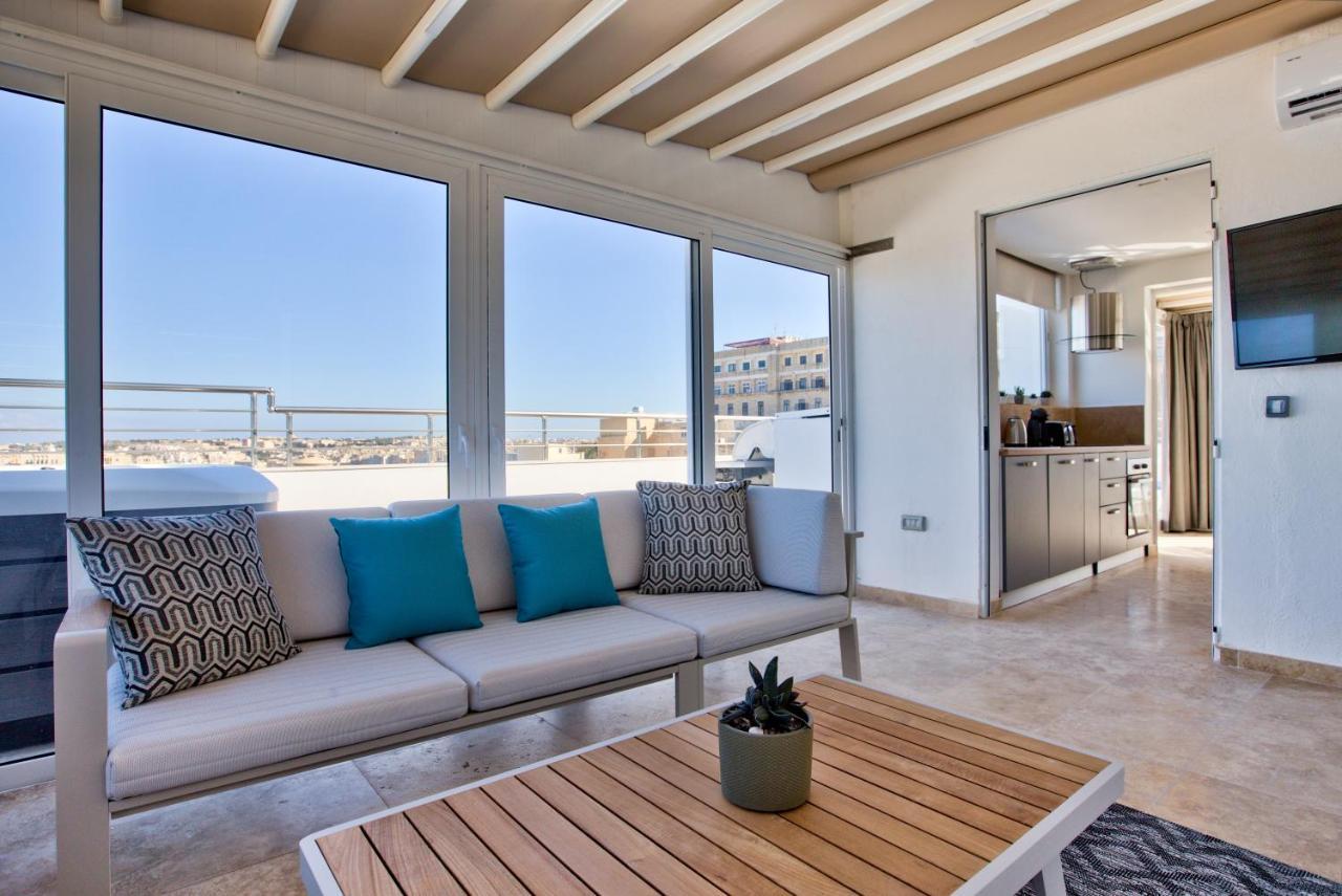 Valletta Luxury 4-Bedroom Duplex With Stunning Sea Views Private Terrace And Jacuzzi Esterno foto