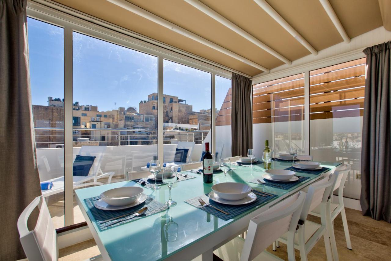 Valletta Luxury 4-Bedroom Duplex With Stunning Sea Views Private Terrace And Jacuzzi Esterno foto
