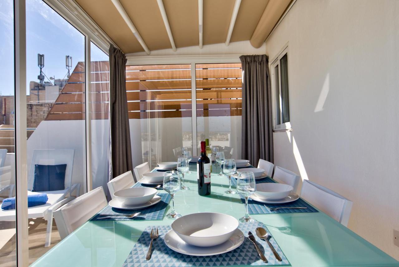 Valletta Luxury 4-Bedroom Duplex With Stunning Sea Views Private Terrace And Jacuzzi Esterno foto