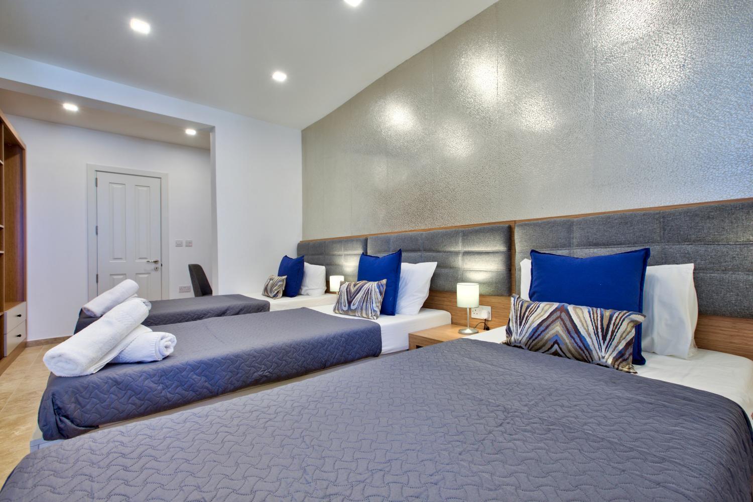 Valletta Luxury 4-Bedroom Duplex With Stunning Sea Views Private Terrace And Jacuzzi Esterno foto